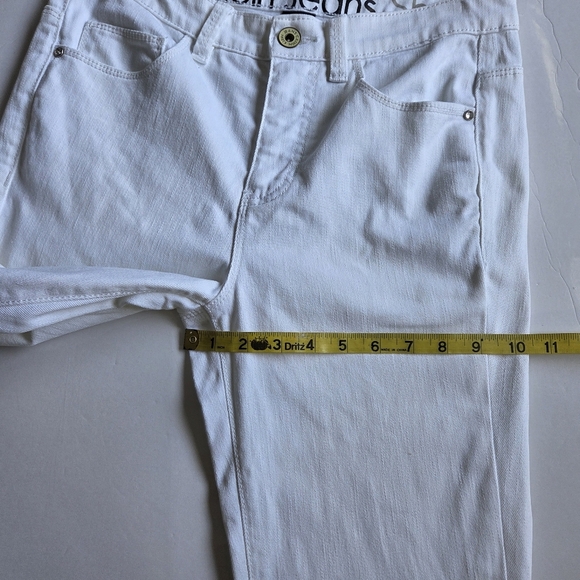 Calvin Klein Women's White Shape Jeans - Picture 6 of 12